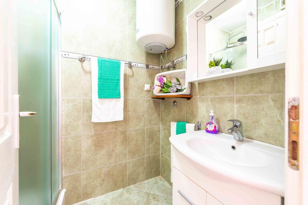 Apartment Hannah Новаля Екстер'єр фото